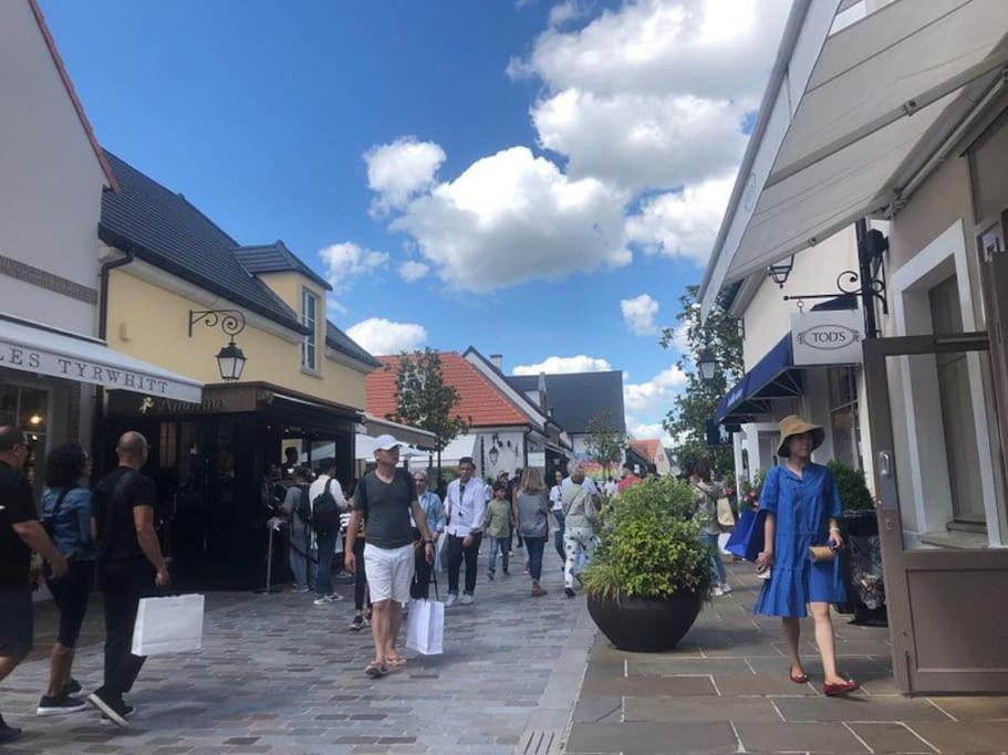 Disney Luxury Studio Serris Exterior photo